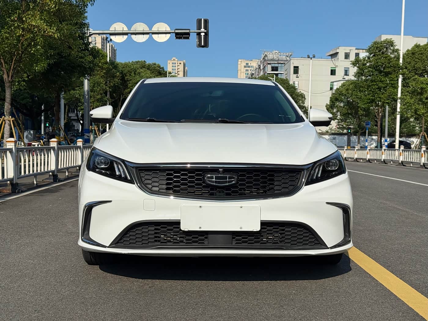 Geely Binrui 1.4 л 2022 г. Белый, пробег 20000 км