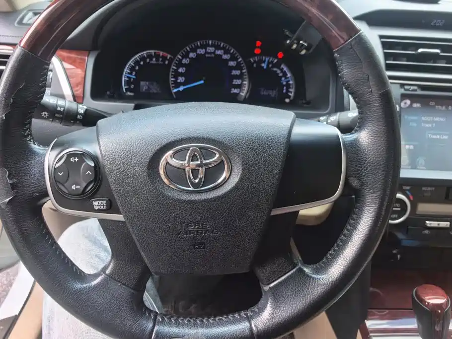Toyota Camry — миниатюра 15