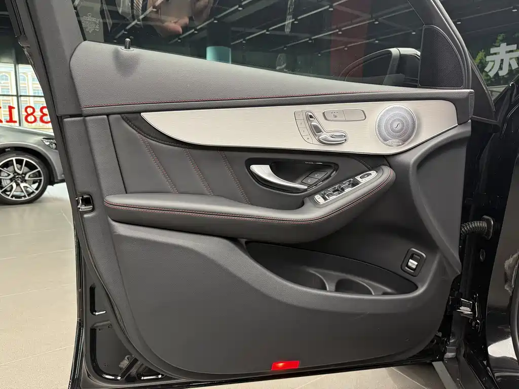 MERCEDES-BENZ GLC AMG