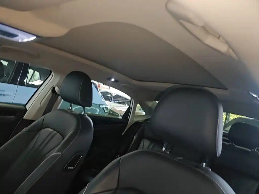Volkswagen 帕萨特插电混动 — миниатюра 18