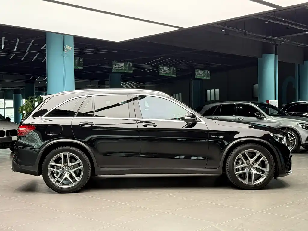 MERCEDES-BENZ GLC AMG