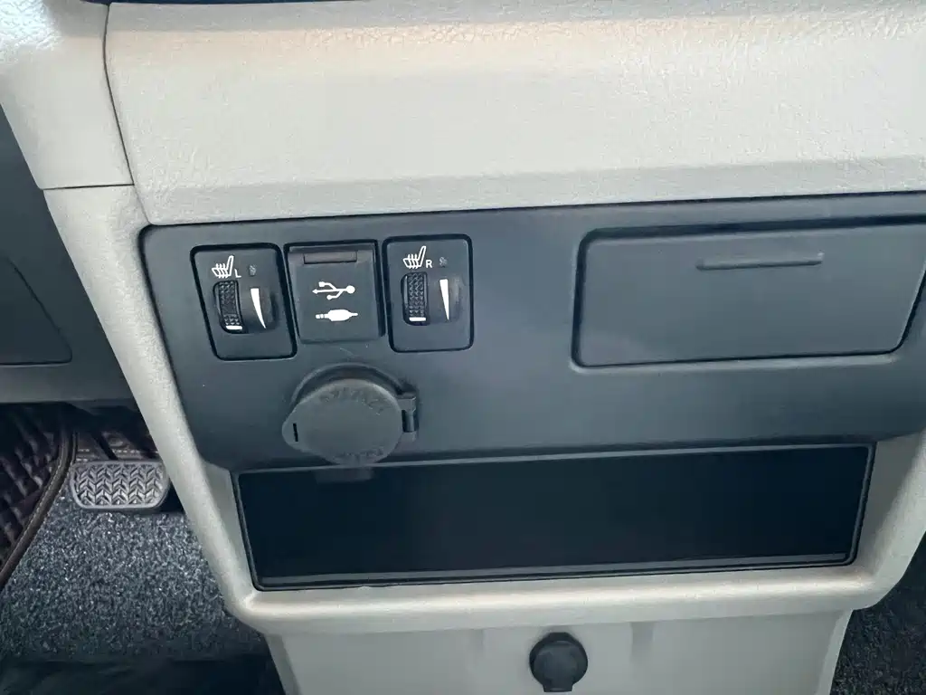 Toyota Sienna 3.5L 2WD LE, фото 21