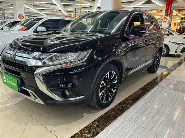 MITSUBISHI OUTLANDER 2020