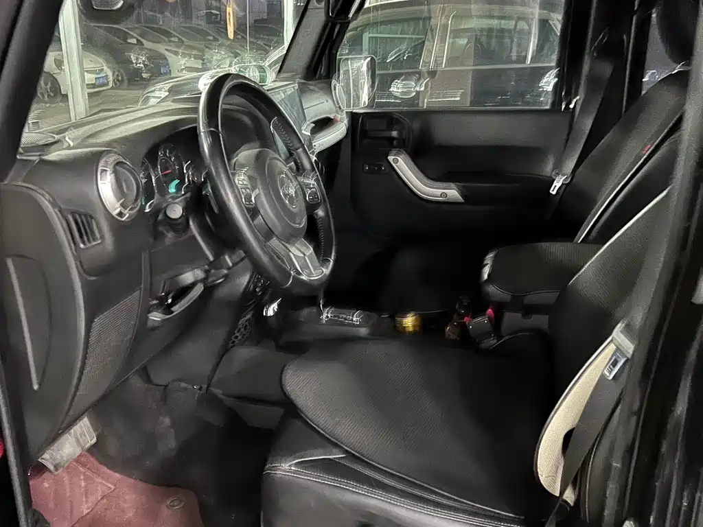 Jeep Wrangler — миниатюра 4