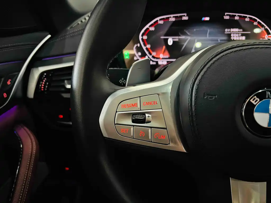 BMW 5 Series — миниатюра 17