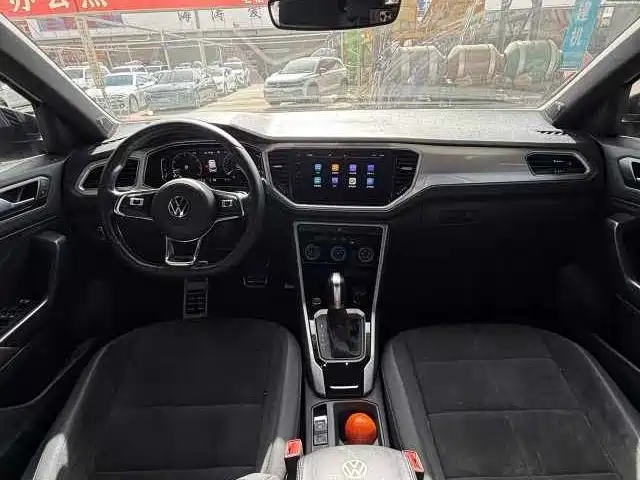 VOLKSWAGEN T ROC EXPLORING SONGS