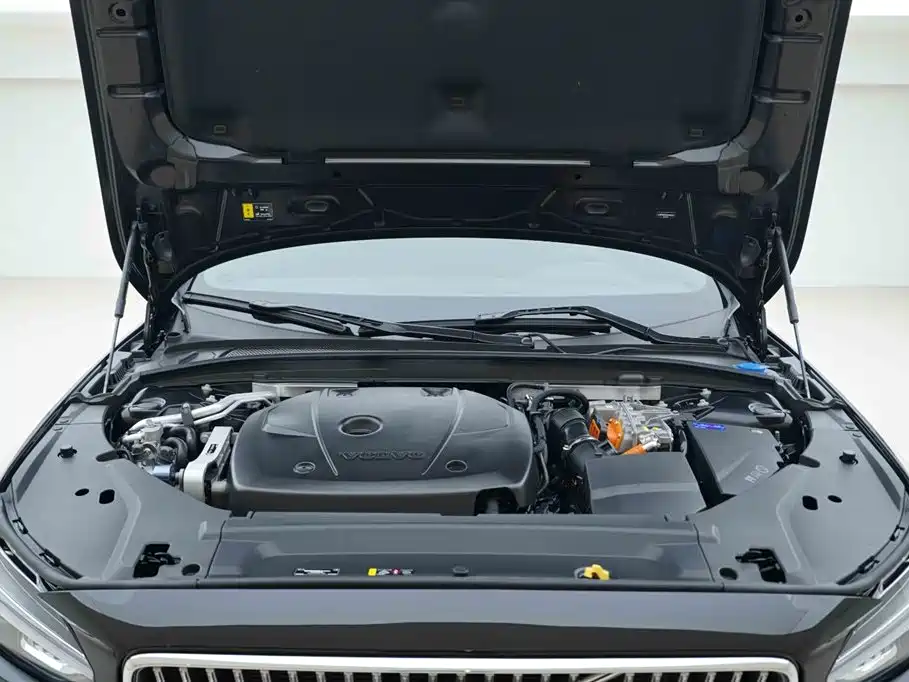 Volvo S90 2025 Luxury