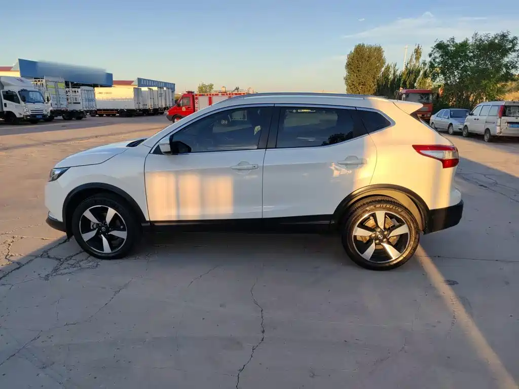 Nissan Qashqai — миниатюра 12