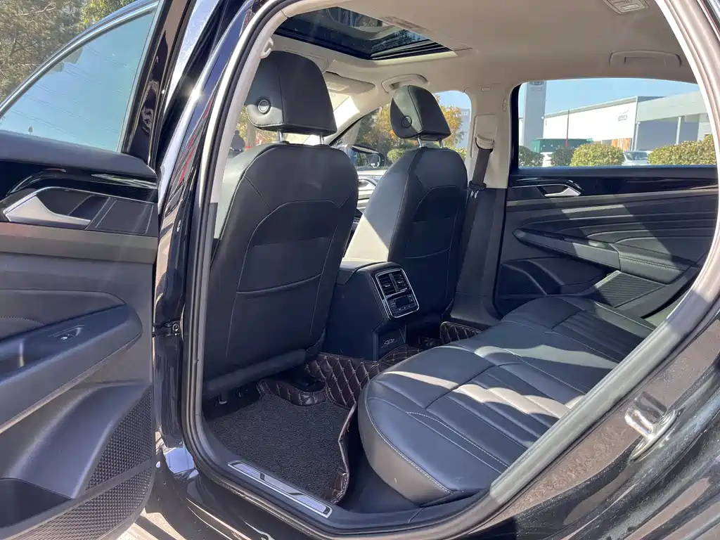 VOLKSWAGEN PASSAT NEW ENERGY