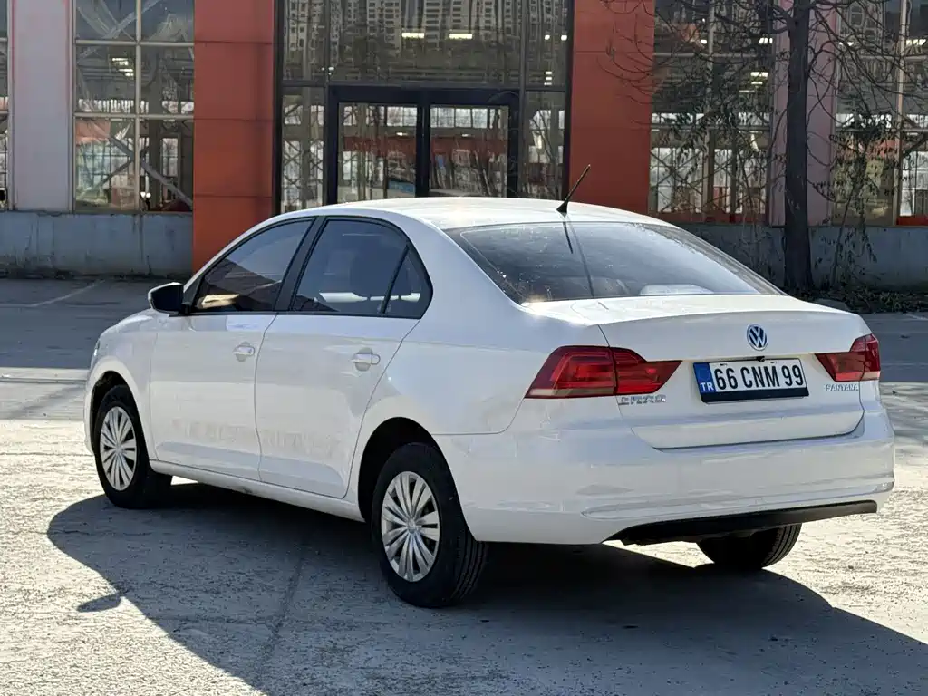 VOLKSWAGEN SANTANA