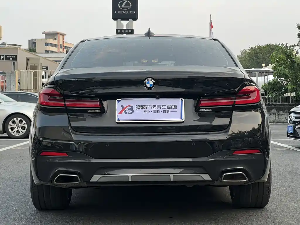 BMW 5 Series — миниатюра 7