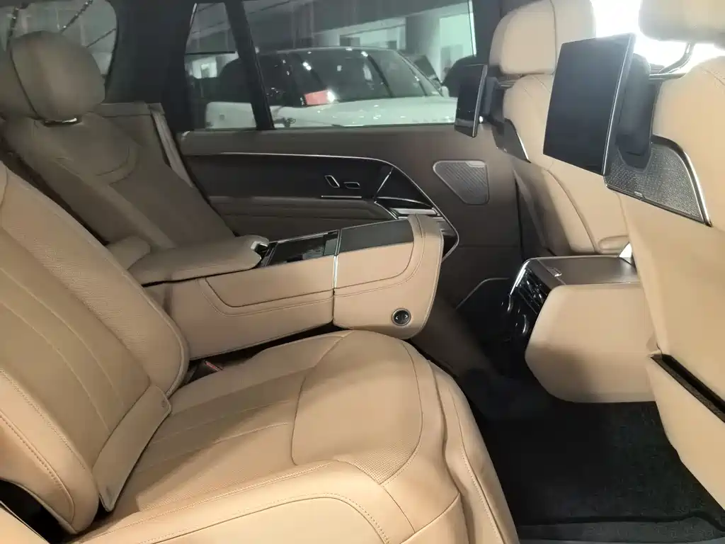 Land Rover Range Rover 2024 3.0 L6 400PS Long Wheelbase