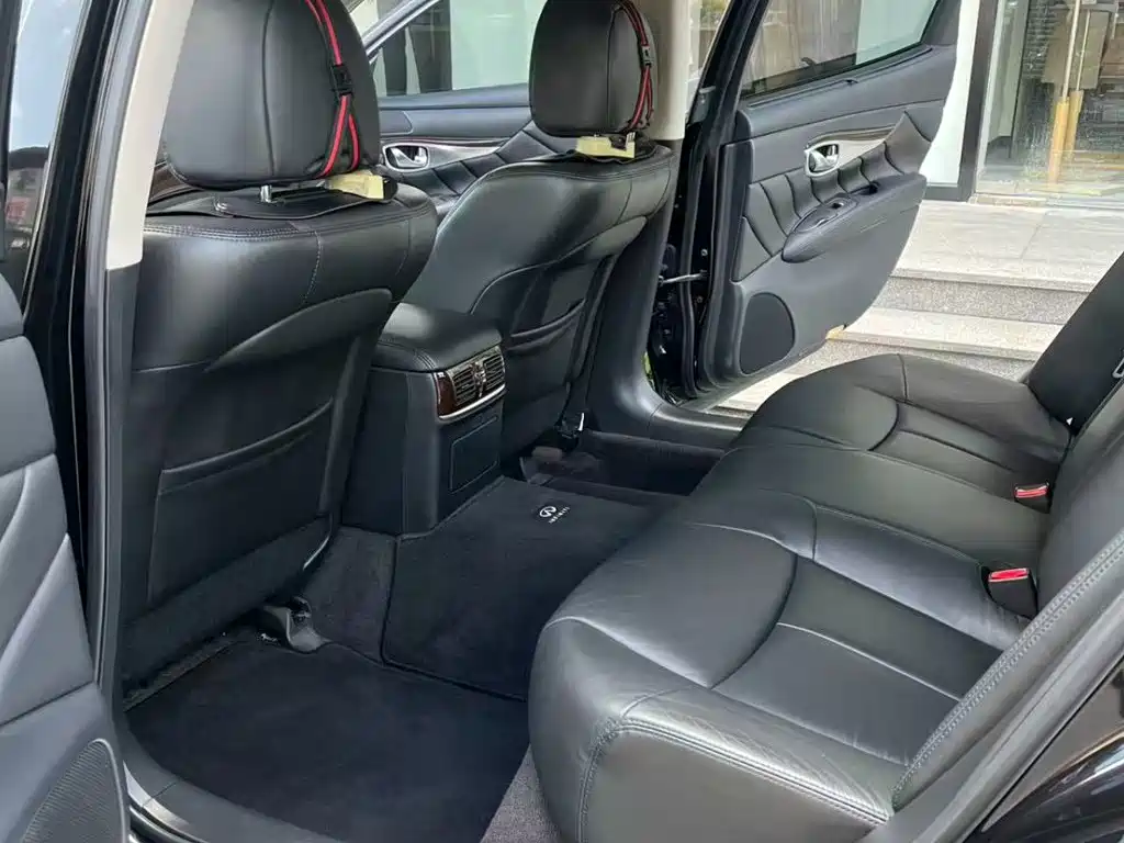 Infiniti Q70 — миниатюра 7