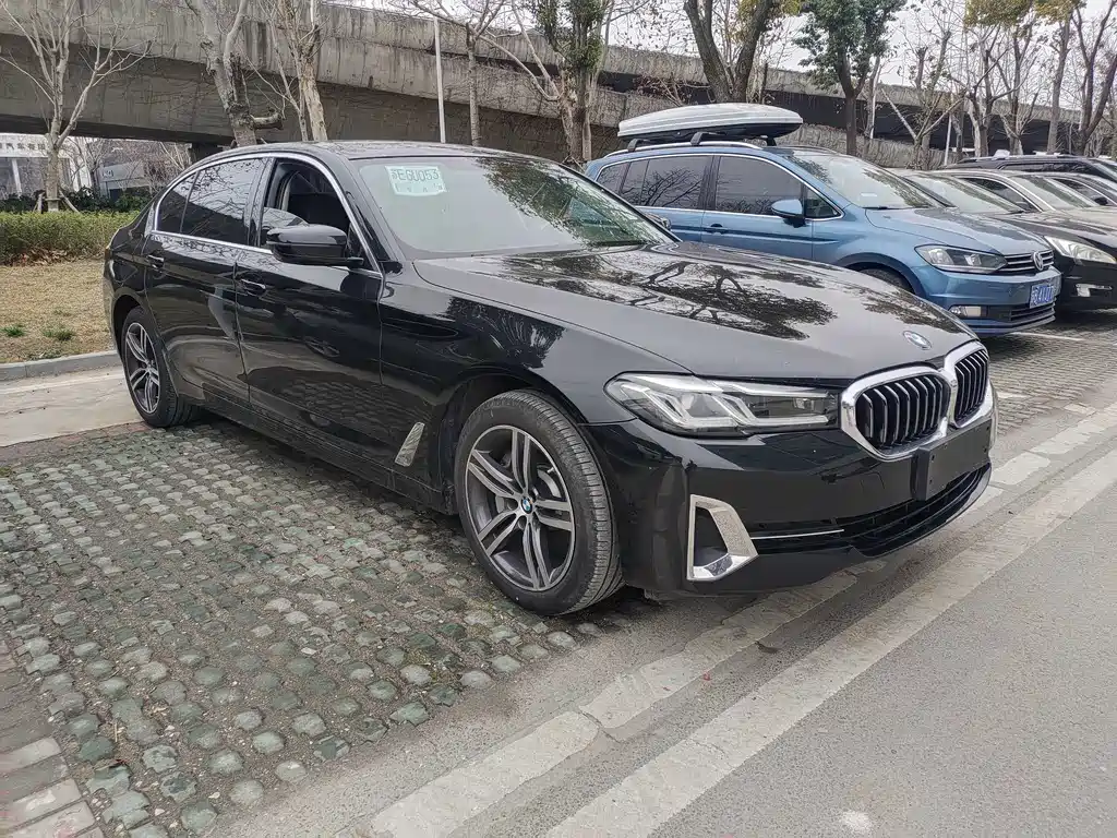BMW 5 SERIES