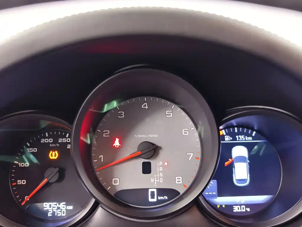 Porsche Macan — миниатюра 13