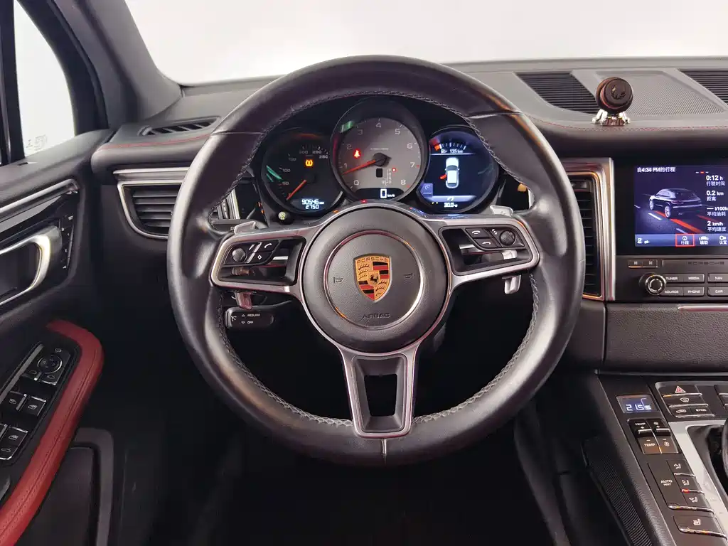 Porsche Macan — миниатюра 9