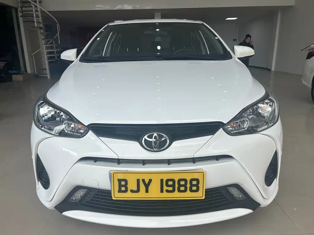 TOYOTA YARIS L TO ENJOY