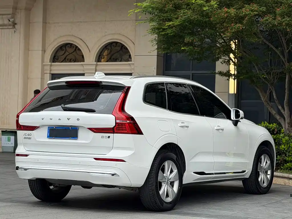 Volvo XC60 2022 B5 Sport