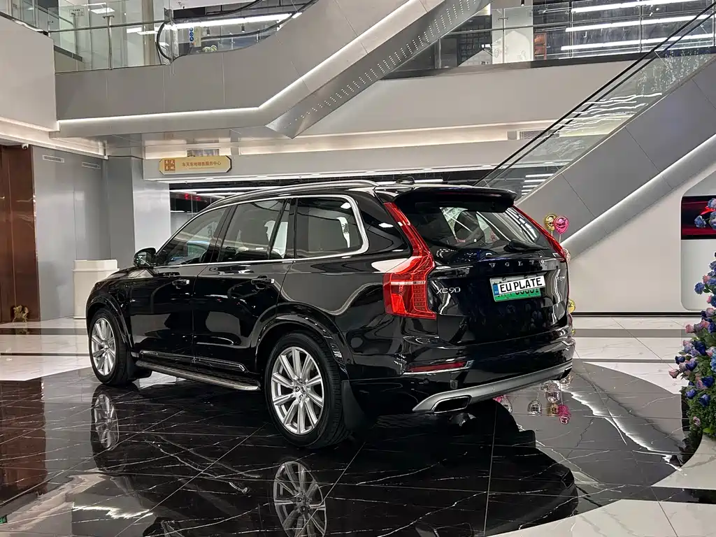 VOLVO XC90 PLUG IN HYBRID