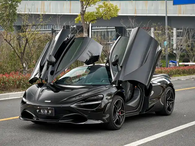 MCLAREN 720S