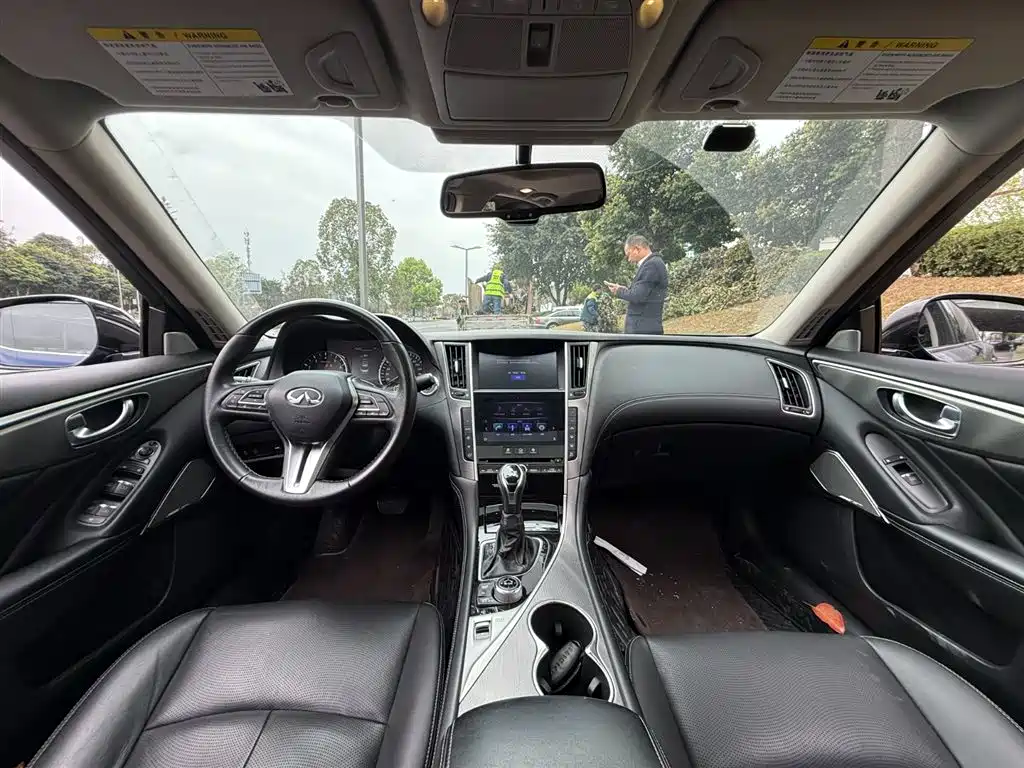 INFINITI Q50L
