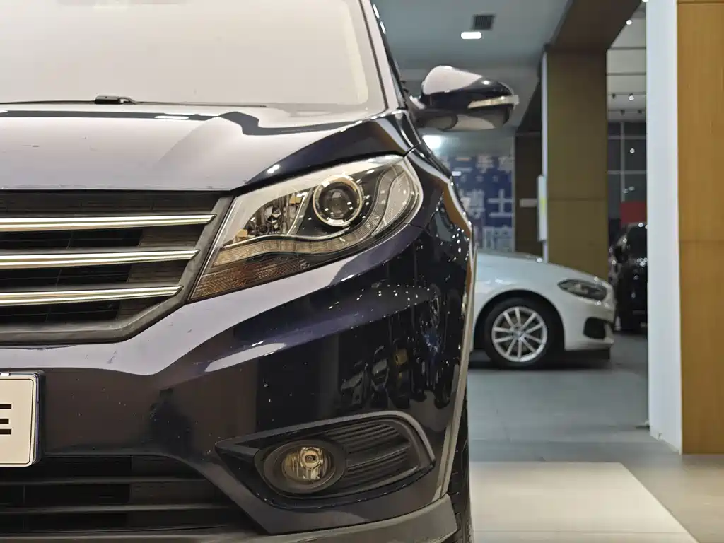 Dongfeng 580 2016 1.5T MT Luxury