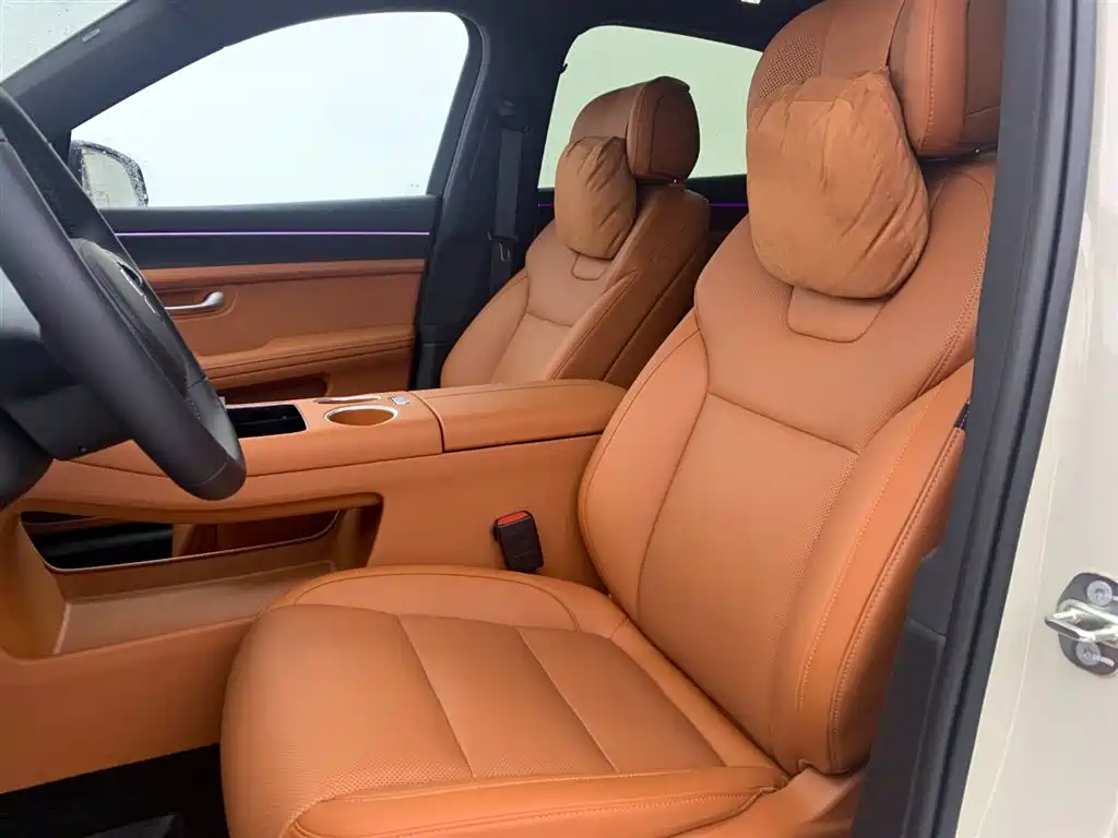 AITO ASK THE WORLD M5