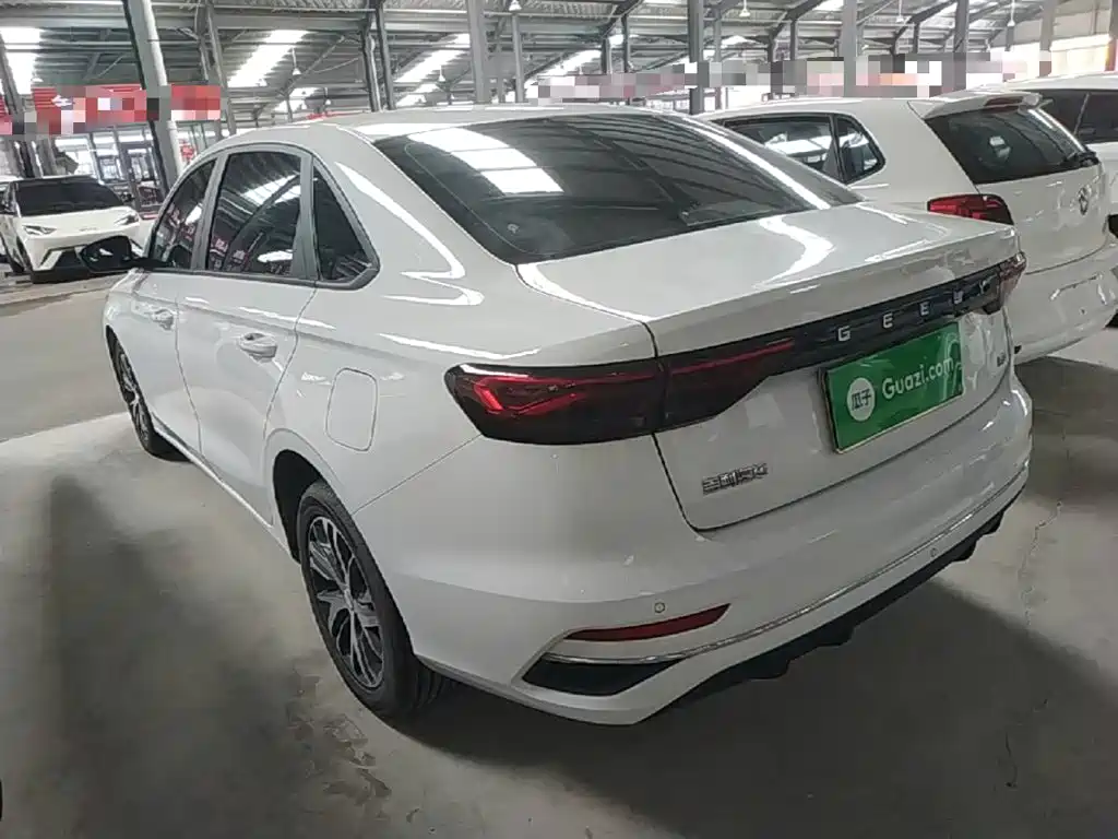 Geely Emgrand 2025 4 1.5L CVT