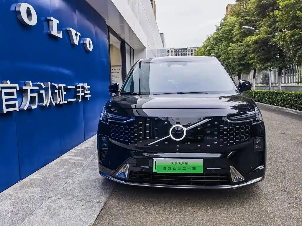 Volvo EM90 — миниатюра 2