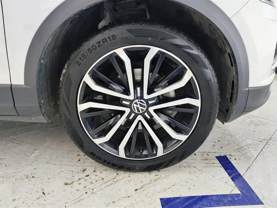 VOLKSWAGEN T ROC EXPLORING SONGS