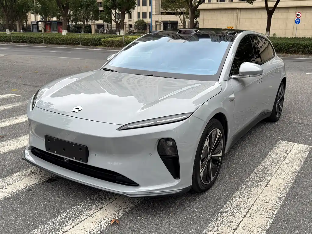 NIO NIO ET5T