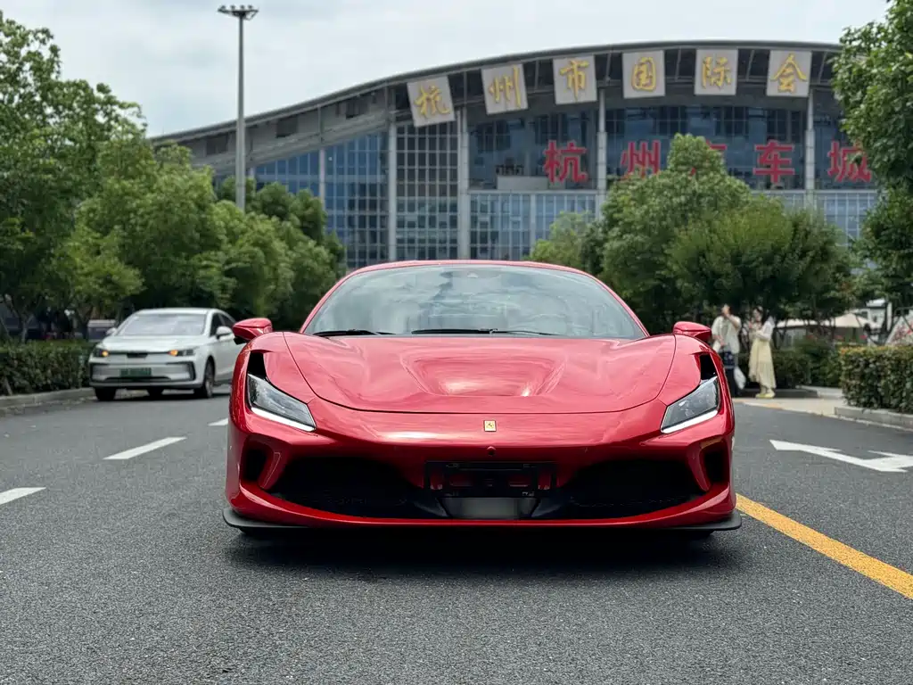 Купить Ferrari F8