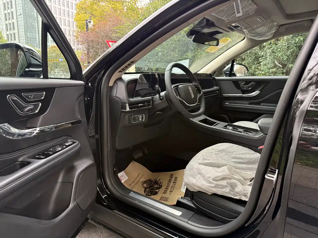 Lincoln Corsair 2025 2.0T Premium