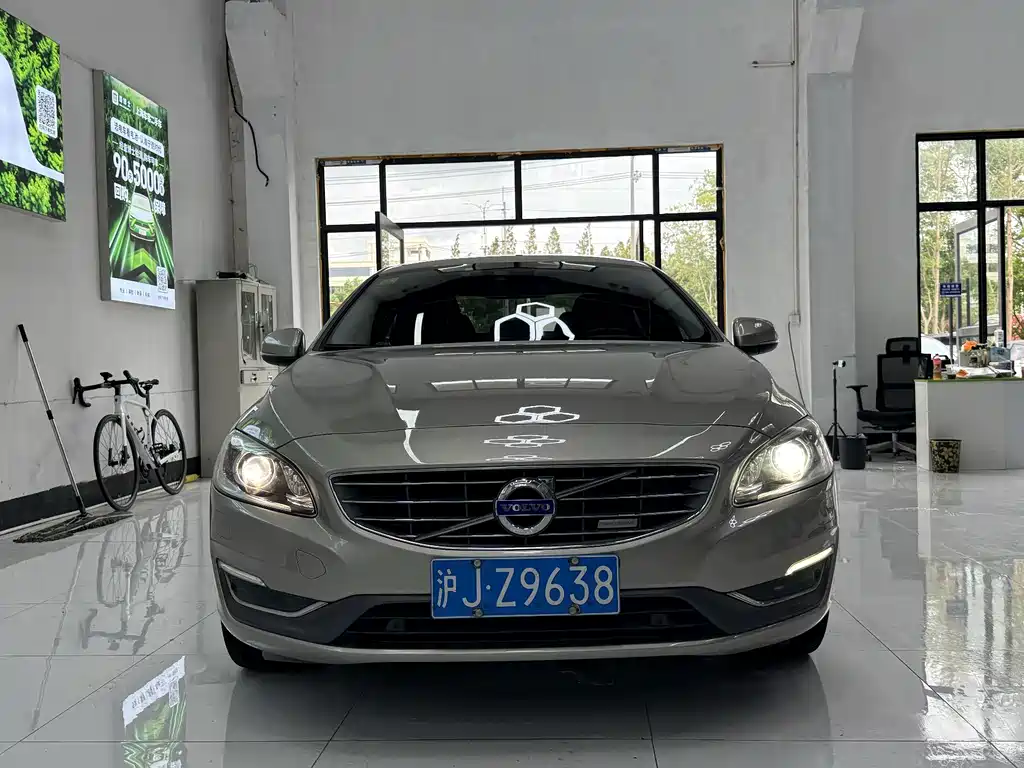 Volvo S60 PHEV — миниатюра 4