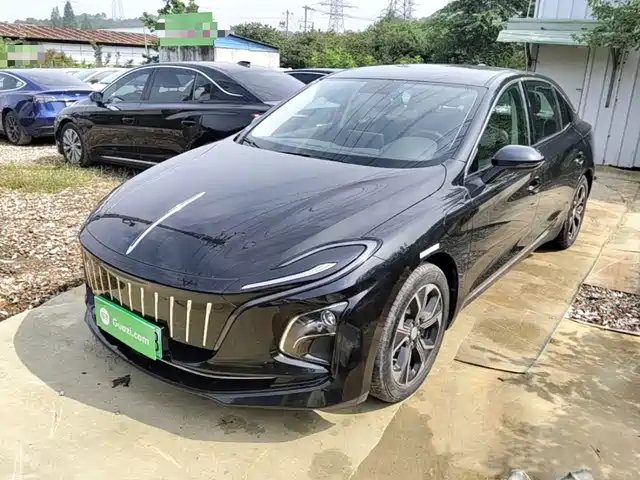 2023 Hongqi E-QM5