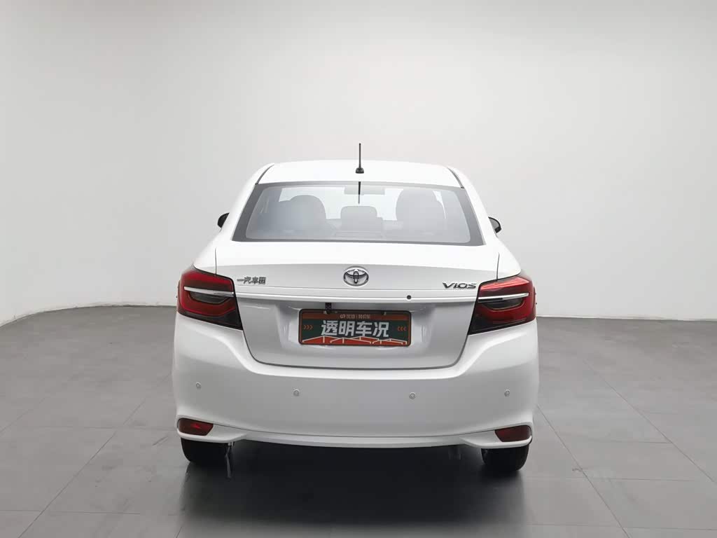 Toyota Vios 1.5 л 2022 г. Белый, пробег 33400 км