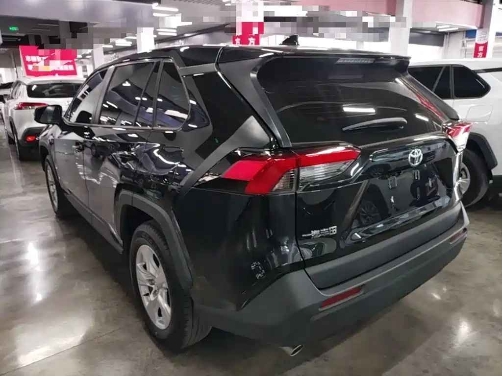 Toyota RAV4 2024 2.0L CVT