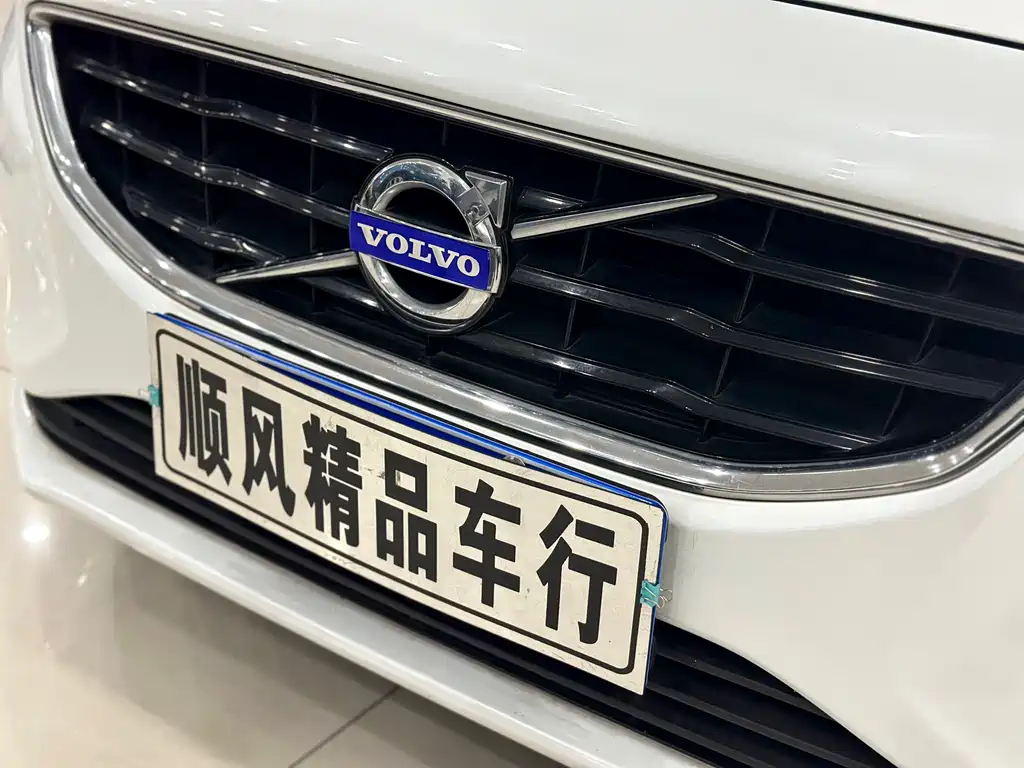 Volvo V40 — миниатюра 21