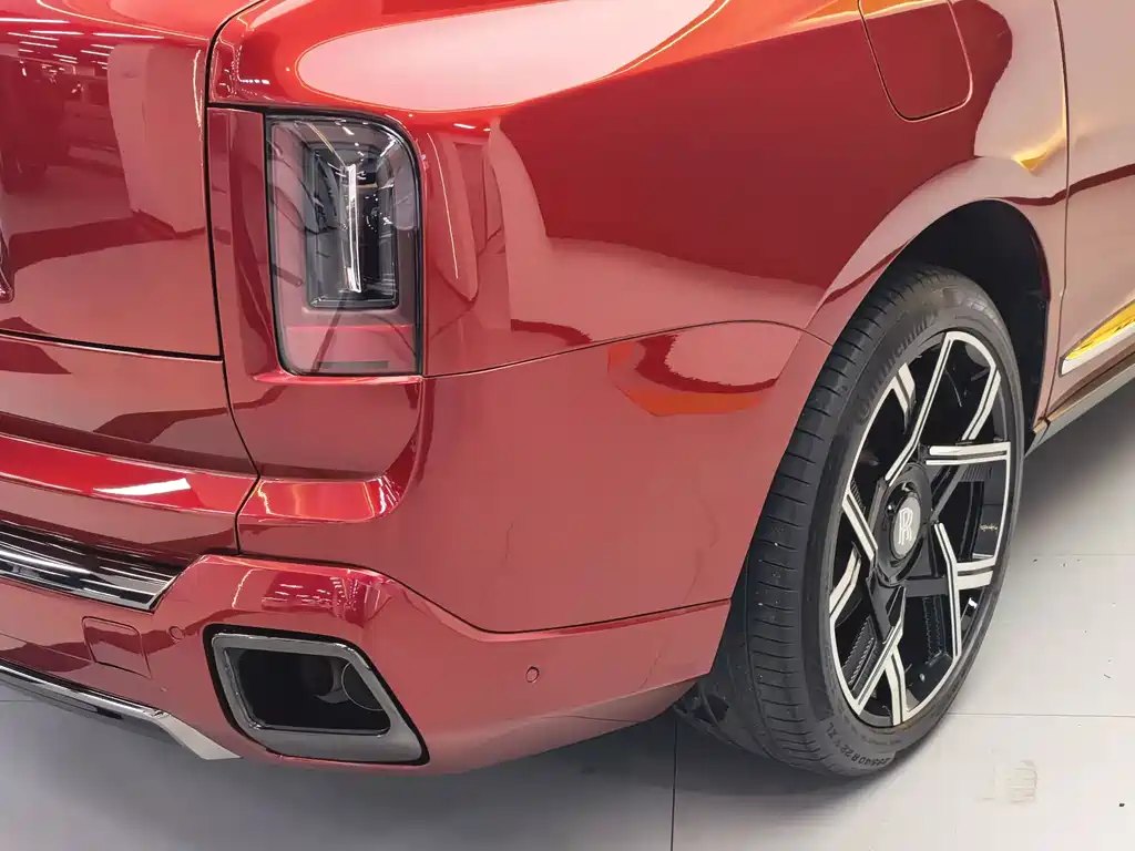 Rolls-Royce Cullinan — миниатюра 7