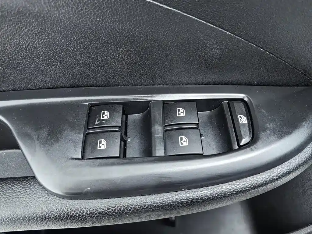 Buick Excelle — миниатюра 9
