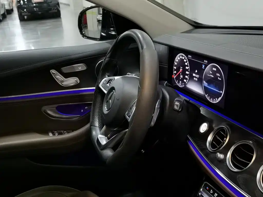 Mercedes-Benz E-Class — миниатюра 22