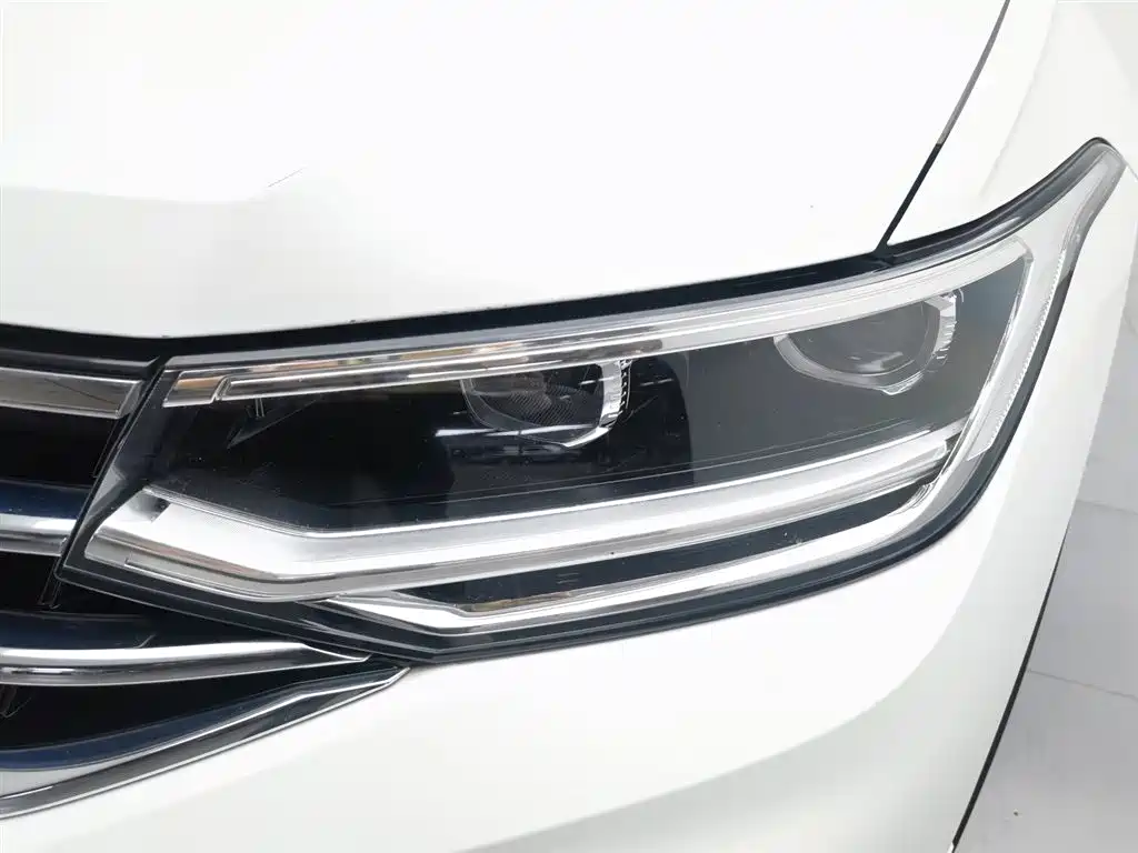 Volkswagen Tiguan L L 2022 330TSI AT R-Line