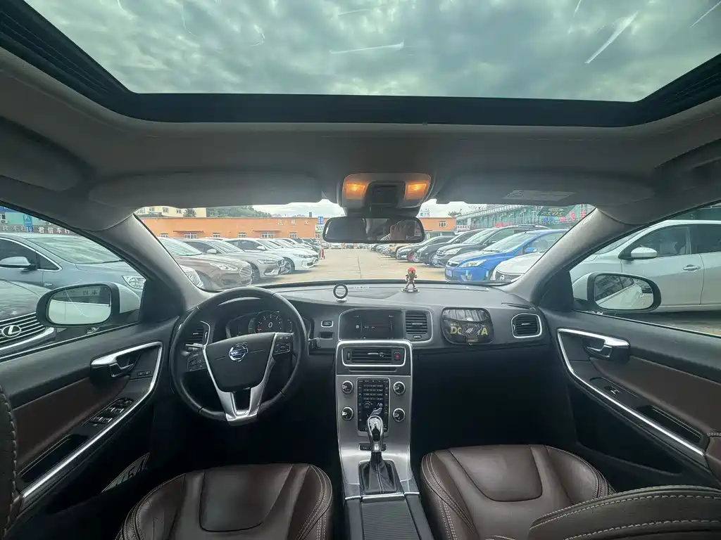 VOLVO S60 PLUG IN HYBRID