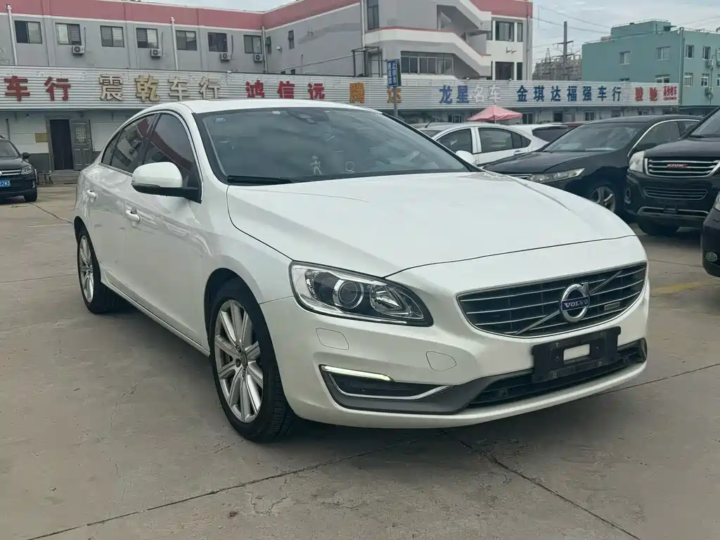 VOLVO S60 PLUG IN HYBRID