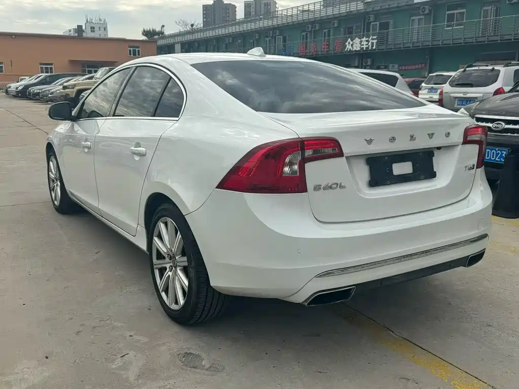 VOLVO S60 PLUG IN HYBRID