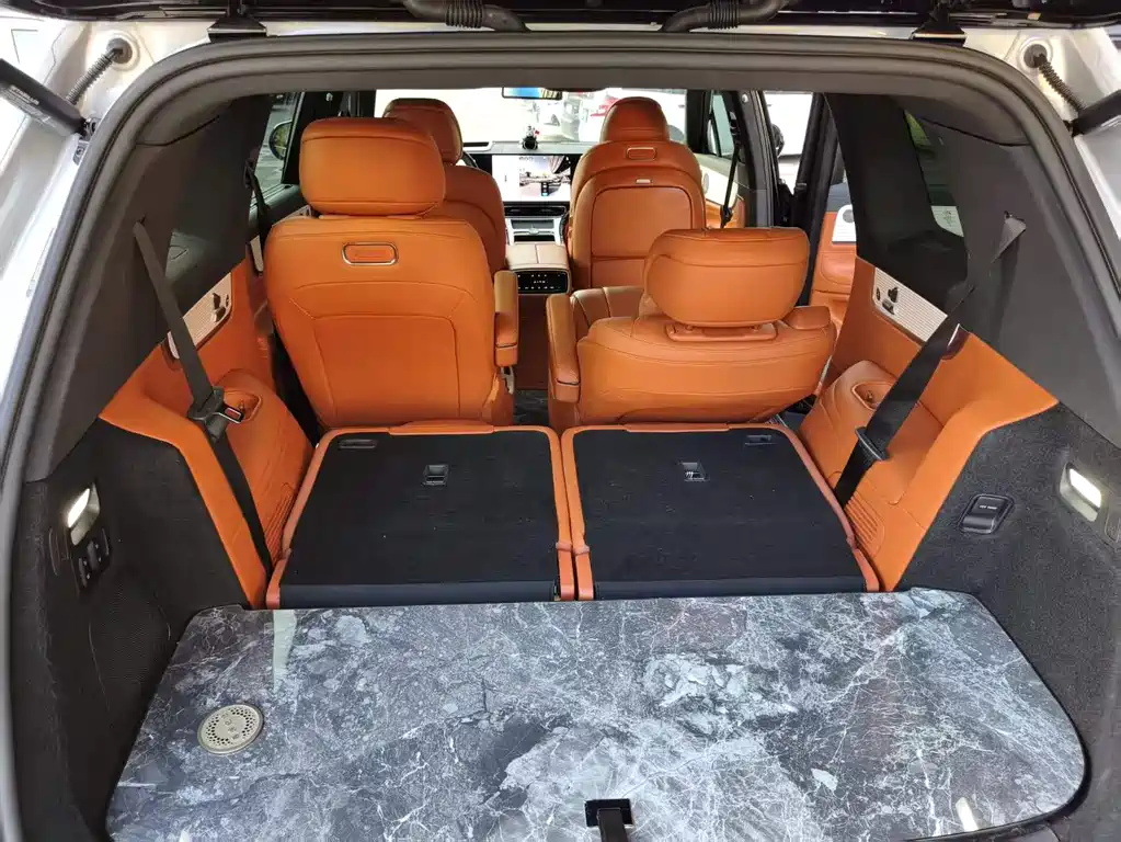 AITO ASK THE WORLD M9