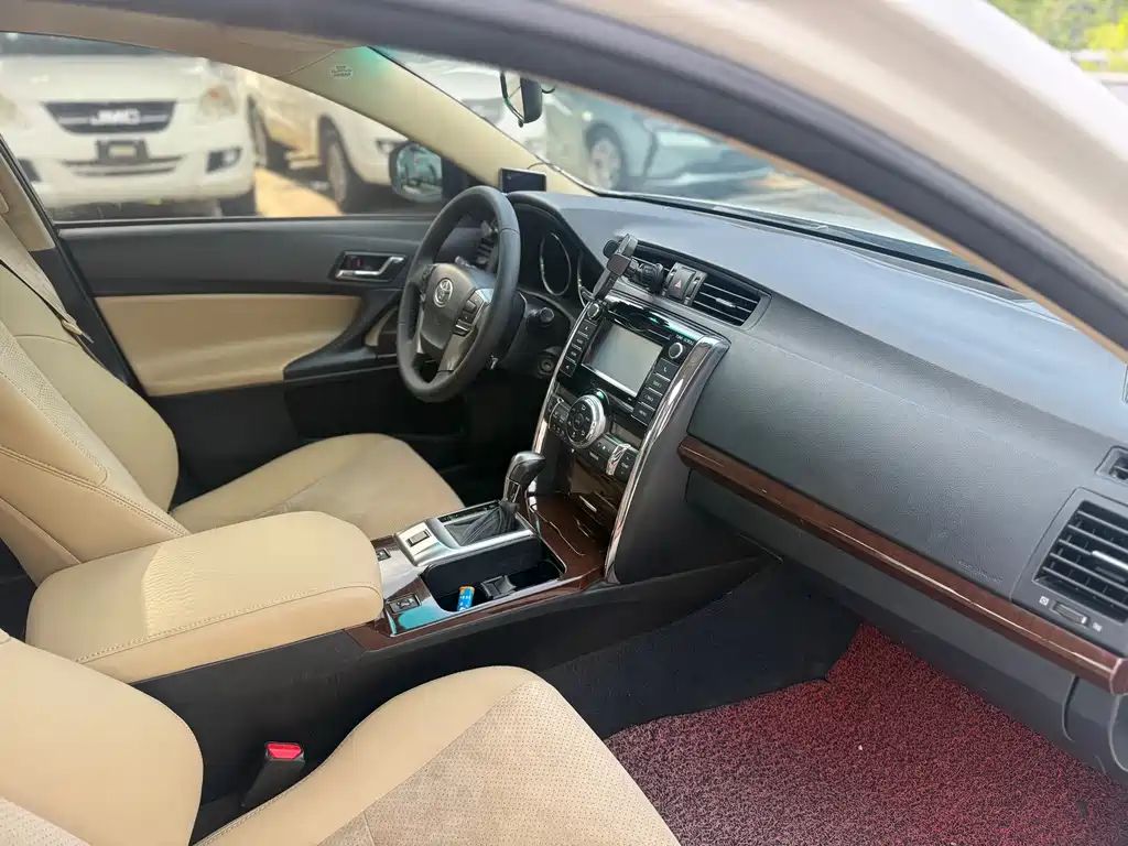 Toyota Reiz 2013 2.5V