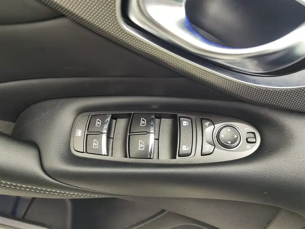 Infiniti Q50L 2022 2.0T