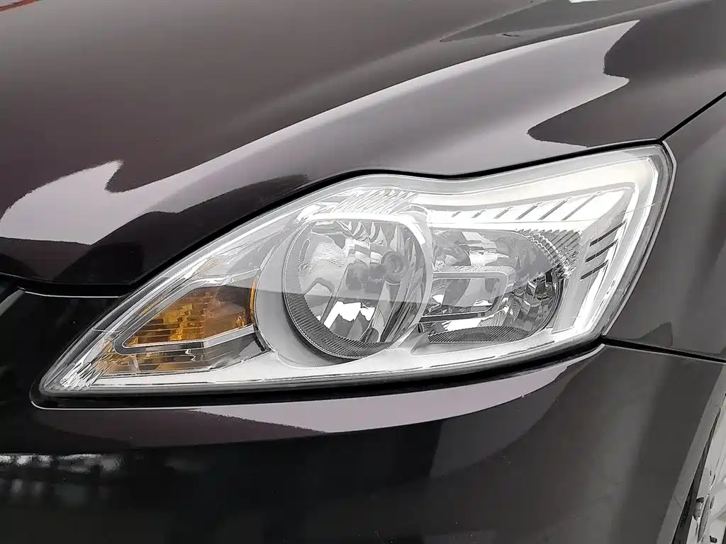 Ford Focus 2013 1.8L MT