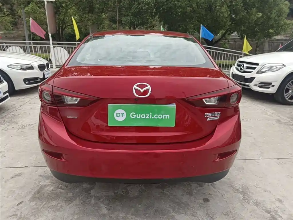 Mazda Mazda3 3 2017 1.5L AT Luxury V